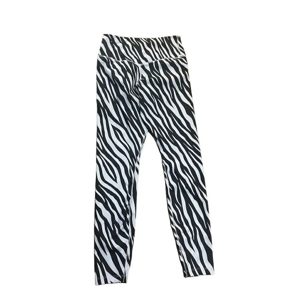The Nike One Tight Fit Mid Rise zebra animal‎ print leggings 7/8 length S